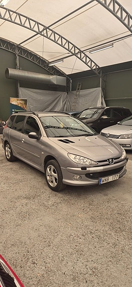 Peugeot 206 SW 2 of 5