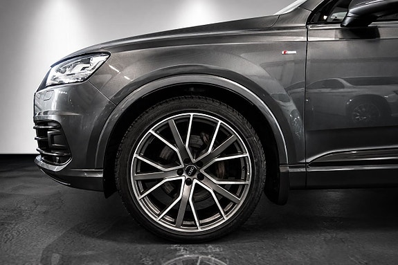 Audi Q7 3 of 27