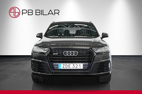 Audi Q7 4 of 5
