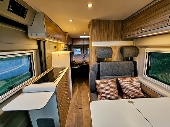 Hymer Yellowstone 4 of 14