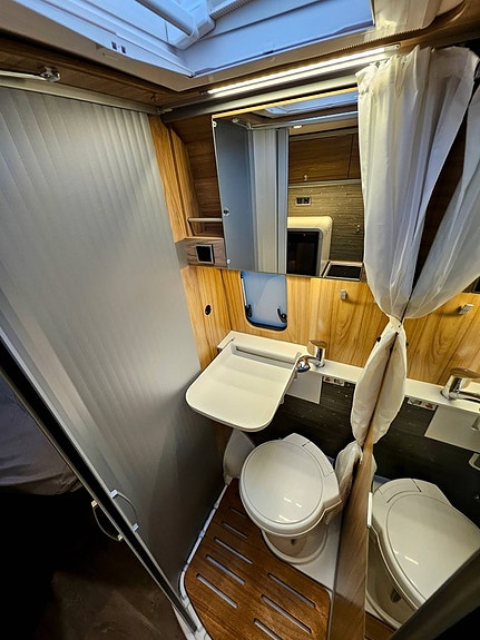 Hymer Yellowstone 8 of 14