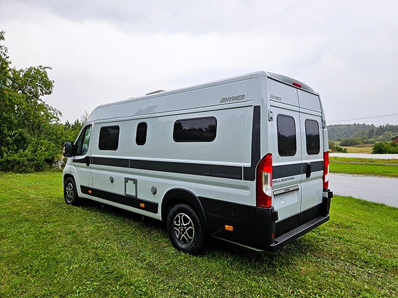 Hymer Yellowstone 2 of 14