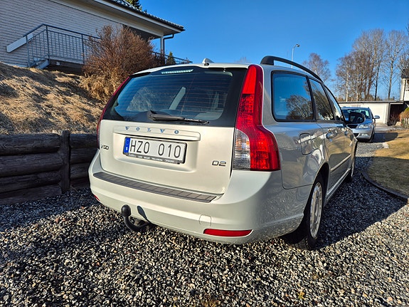 Volvo V50 3 of 5