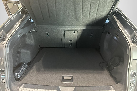 Cupra Tavascan 9 of 11