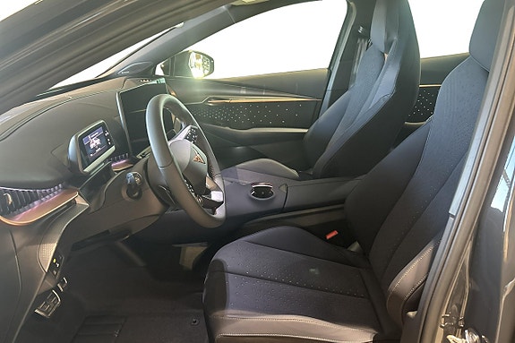 Cupra Tavascan 7 of 11
