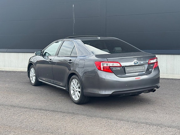 Toyota Camry 7 of 20