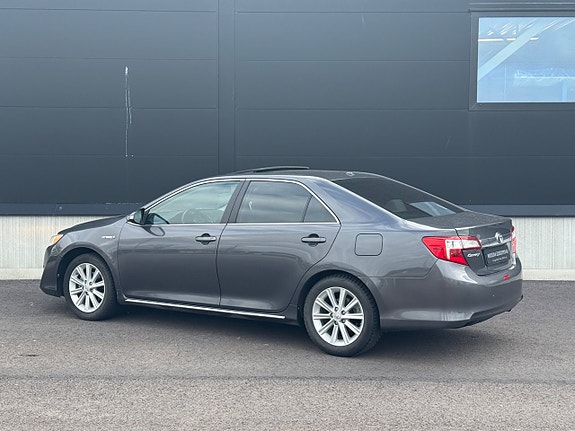 Toyota Camry 8 of 20
