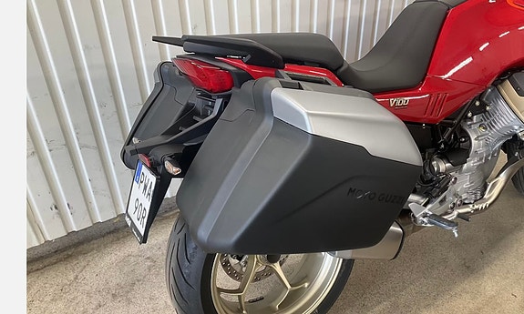 Moto Guzzi V100 Mandello 3 of 6