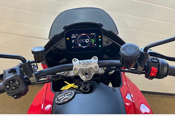 Moto Guzzi V100 Mandello 5 of 6