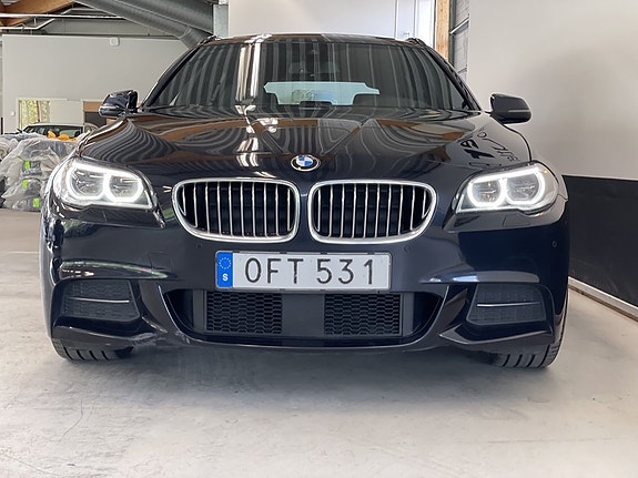 BMW 530d 3 of 5