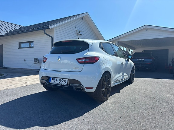 Renault Clio 2 of 6