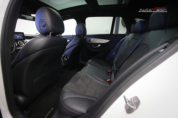 Mercedes-Benz C63 24 of 27