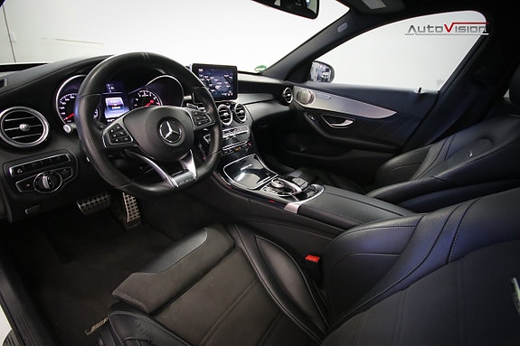 Mercedes-Benz C63 11 of 27
