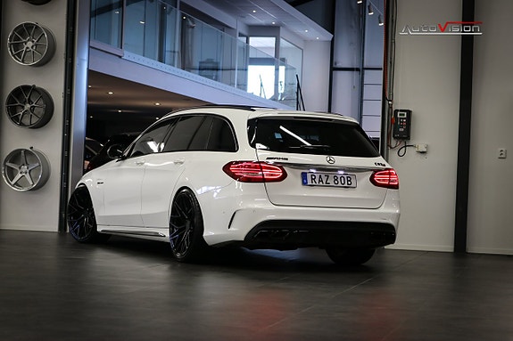 Mercedes-Benz C63 2 of 5