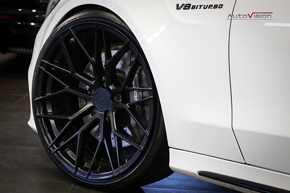 Mercedes-Benz C63 9 of 27
