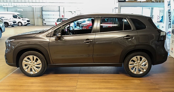 Suzuki S-Cross 2 of 7
