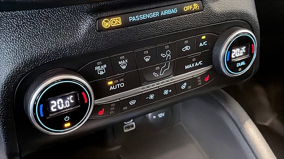 Ford Kuga 10 of 12