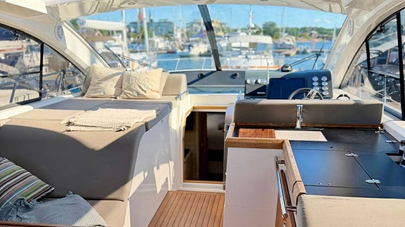 Sealine 47 2011 Finland 2 of 12