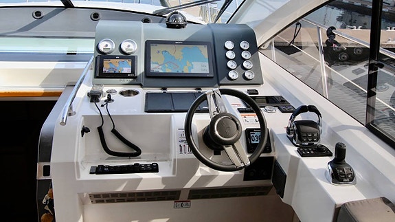 Sealine 47 2011 Finland 7 of 12