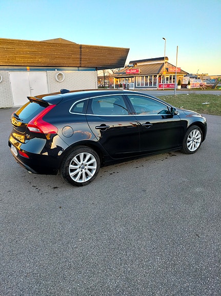 Volvo V40 4 of 10