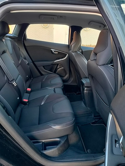 Volvo V40 8 of 10