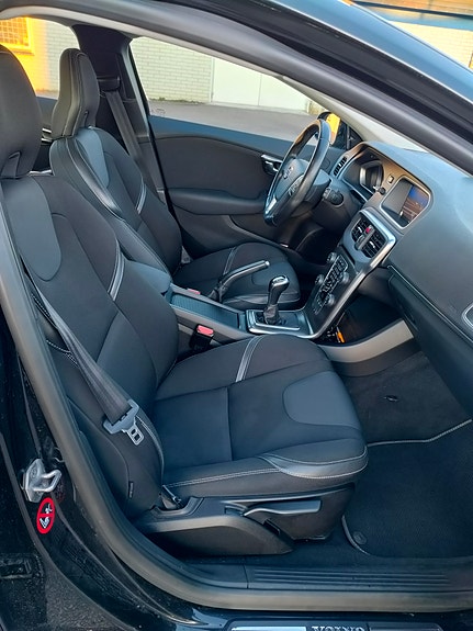 Volvo V40 7 of 10