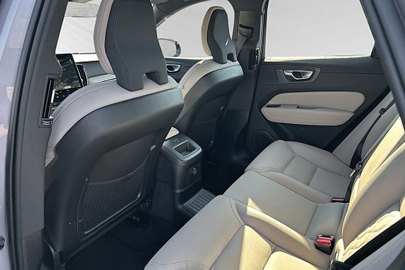 Volvo XC60 8 of 16