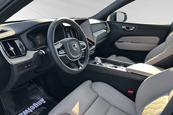 Volvo XC60 7 of 16