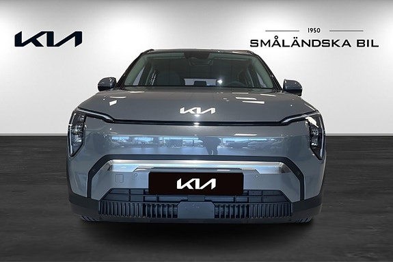 Kia EV3 2 of 5