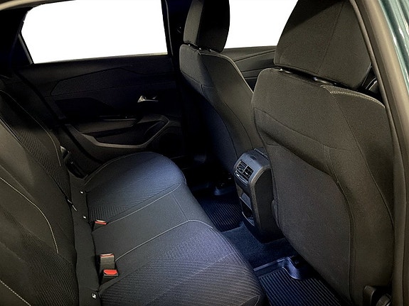 Peugeot 308 SW 13 of 16