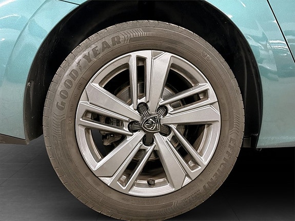 Peugeot 308 SW 15 of 16