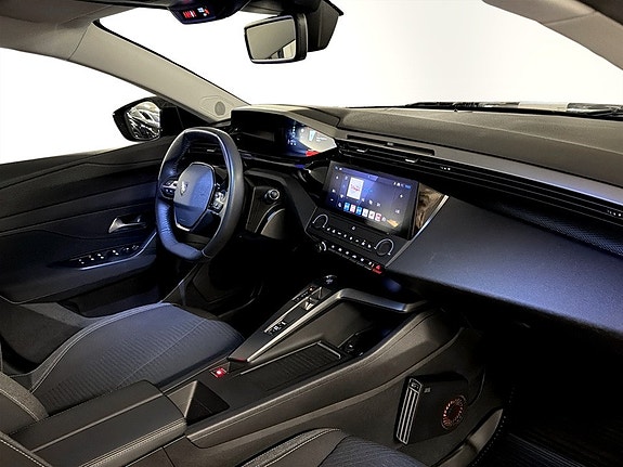 Peugeot 308 SW 12 of 16