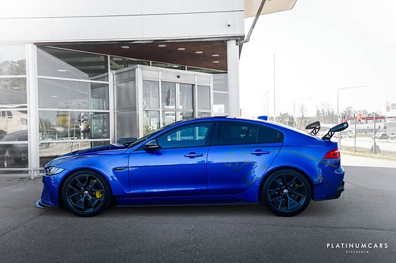 Jaguar XE 20 of 26