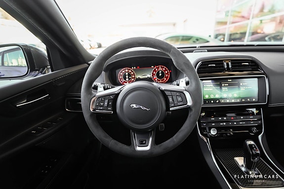Jaguar XE 9 of 26