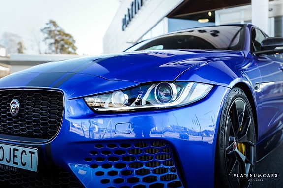 Jaguar XE 15 of 26