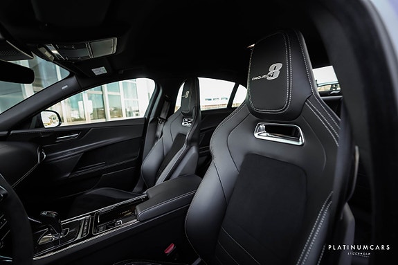 Jaguar XE 8 of 26