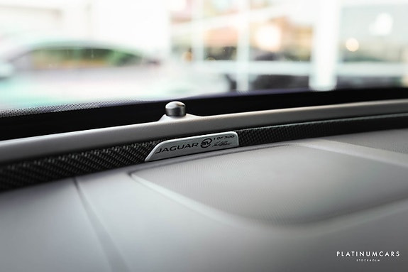 Jaguar XE 12 of 26