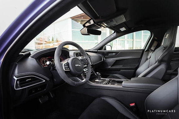Jaguar XE 5 of 5