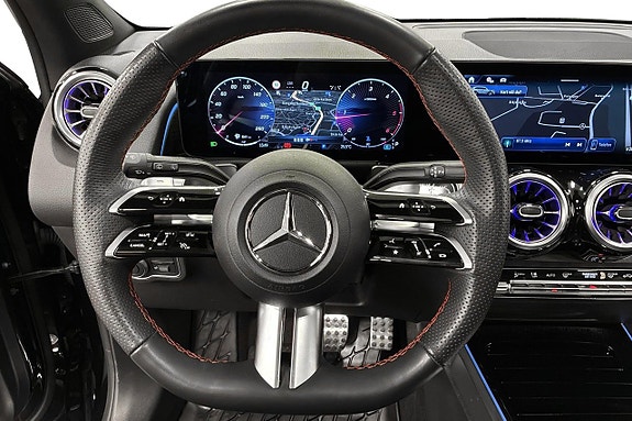 Mercedes-Benz GLB220 d 18 of 27