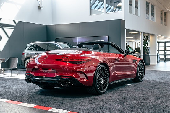 Mercedes-Benz SL63 2 of 5
