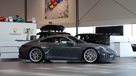Porsche 911 3 of 5