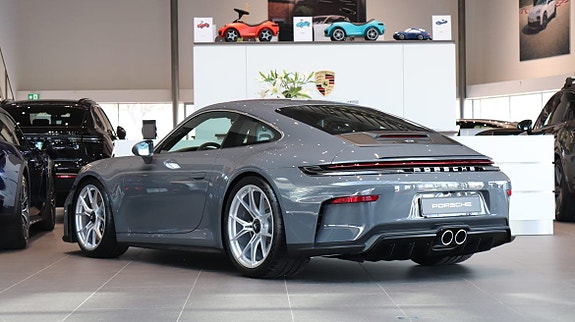 Porsche 911 2 of 5