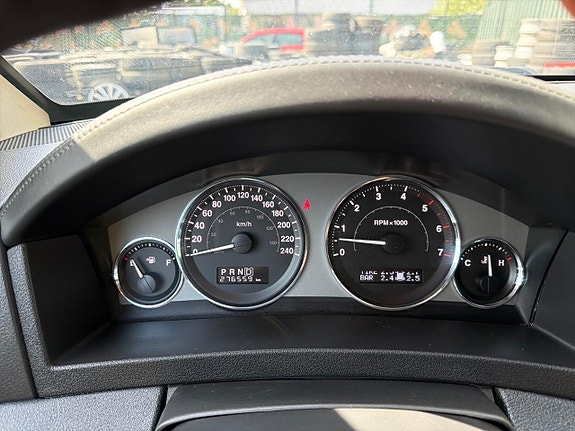 Jeep Grand Cherokee 17 of 24