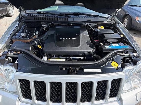 Jeep Grand Cherokee 19 of 24