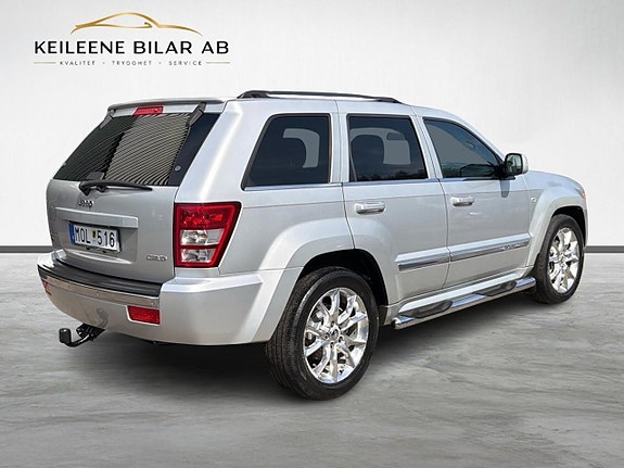 Jeep Grand Cherokee 8 of 24