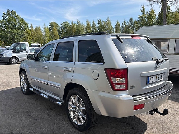 Jeep Grand Cherokee 23 of 24