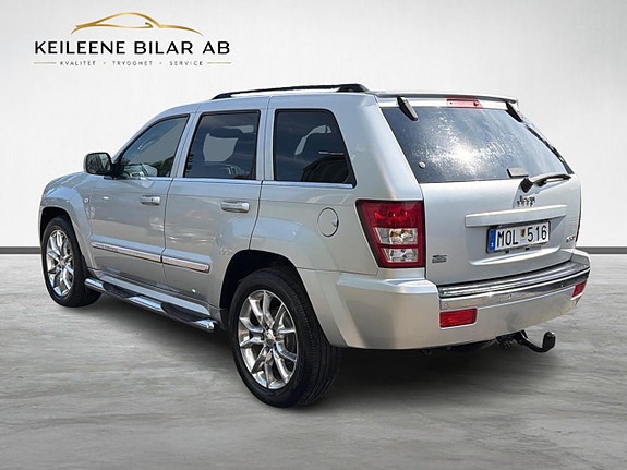 Jeep Grand Cherokee 15 of 24