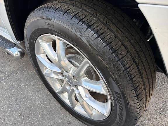 Jeep Grand Cherokee 24 of 24