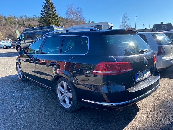 Volkswagen Passat 2 of 5