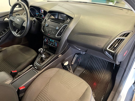 Ford Focus 9 of 11